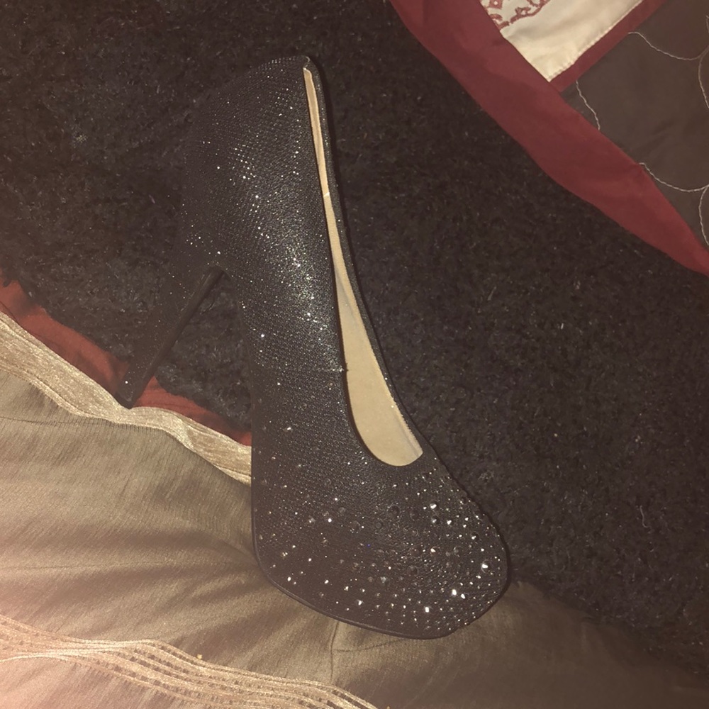 4/5 inch black heels
